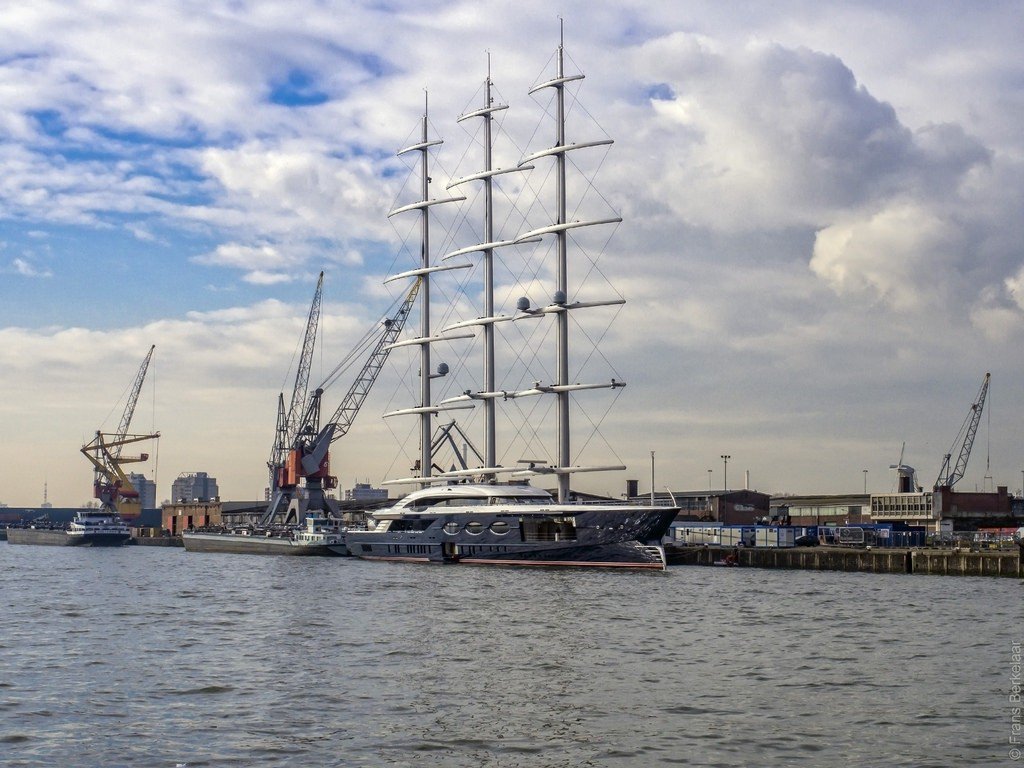 Oceanco S Project Solar Is Named S Y Black Pearl