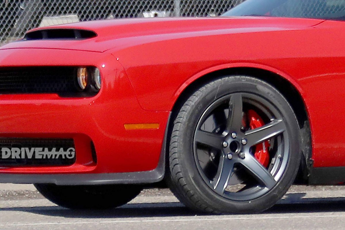 We Spy The Dodge Challenger Srt Hellcat Drag Pack With No Camouflage