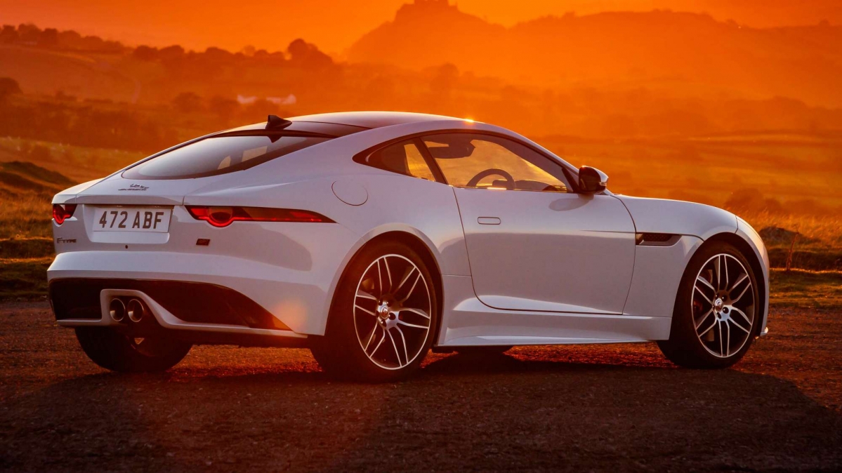 Jaguar Celebrates Xk With F Type Chequered Flag Special Edition