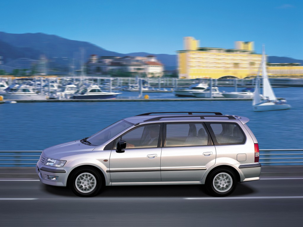 ... mitsubishi-space-wagon-minivan-5-doors-2003-model- ...