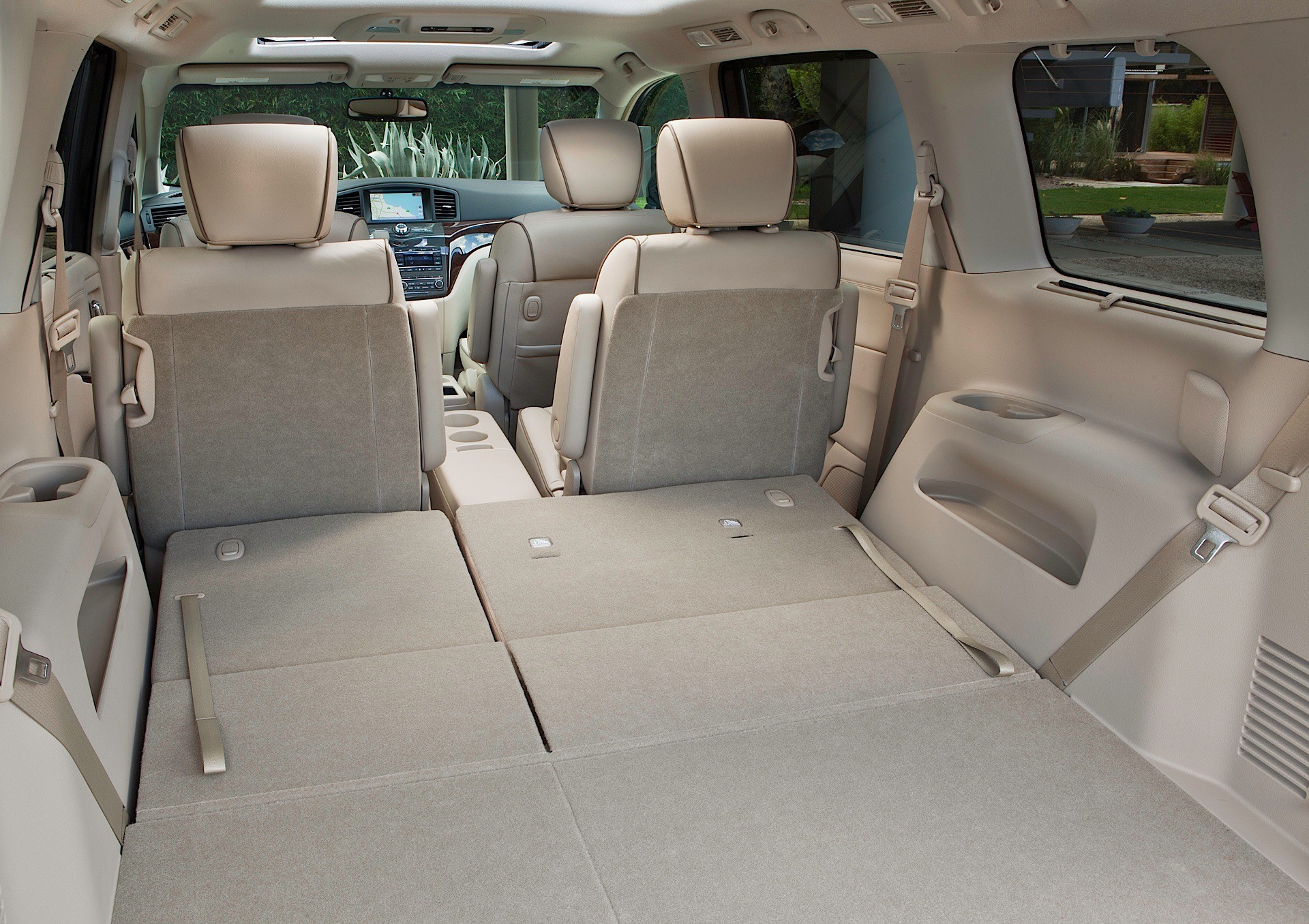 Nissan Quest Nissan Quest Minivan 5 Doors 2010 Model Interior