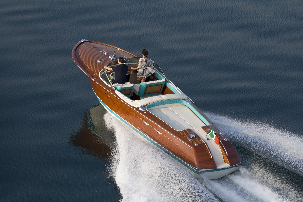 italienisches motorboot riva