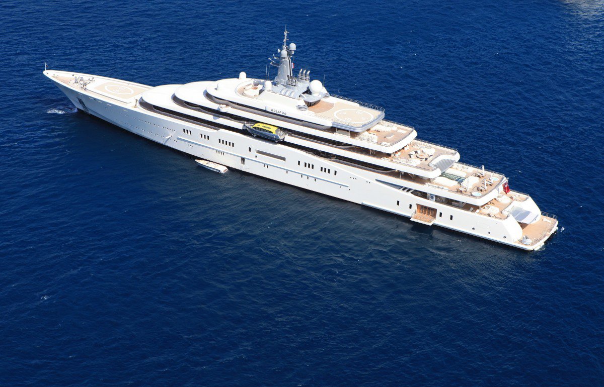 big roi yacht