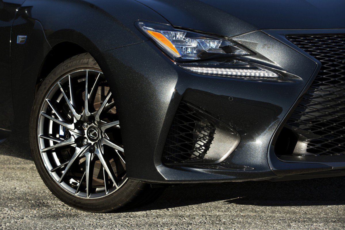 2017 Lexus RC F Gains Standard Adaptive Suspension