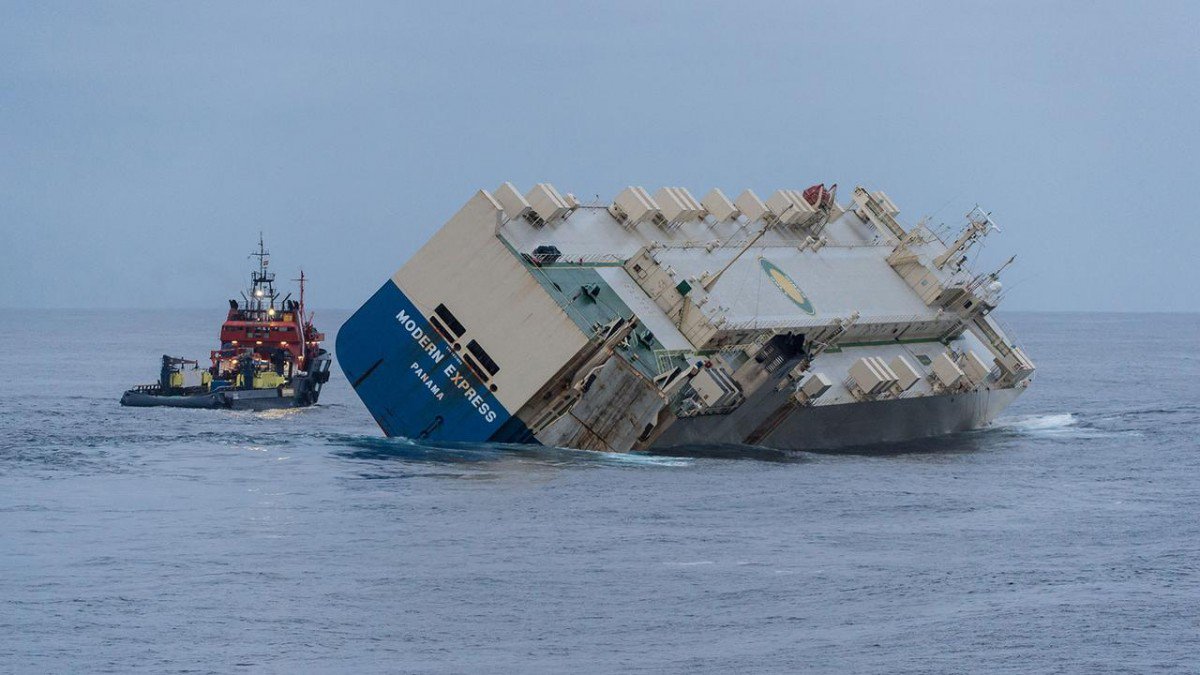 Disasters at sea involving car carrier ships