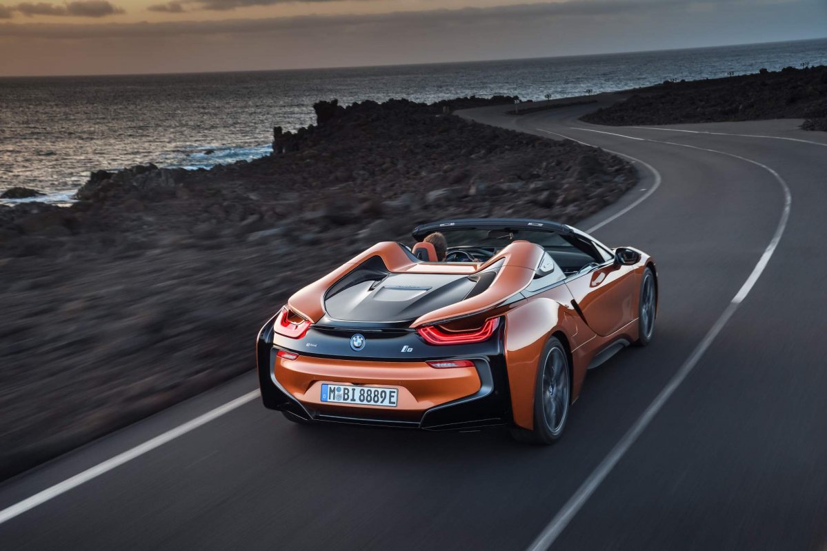 2018 Bmw I8 Roadster Is The Perfect Car For An La Auto Show World Debut 2018 Bmw I8 Roadster 2