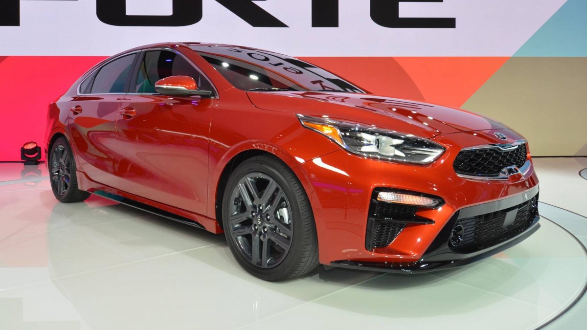 All-new 2019 Kia Forte sedan wears Stinger-inspired suit ...