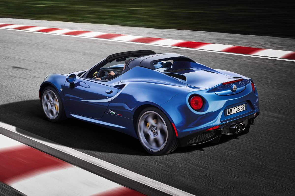 Alfa Romeo 4C Spider Italia 1 4489 default large