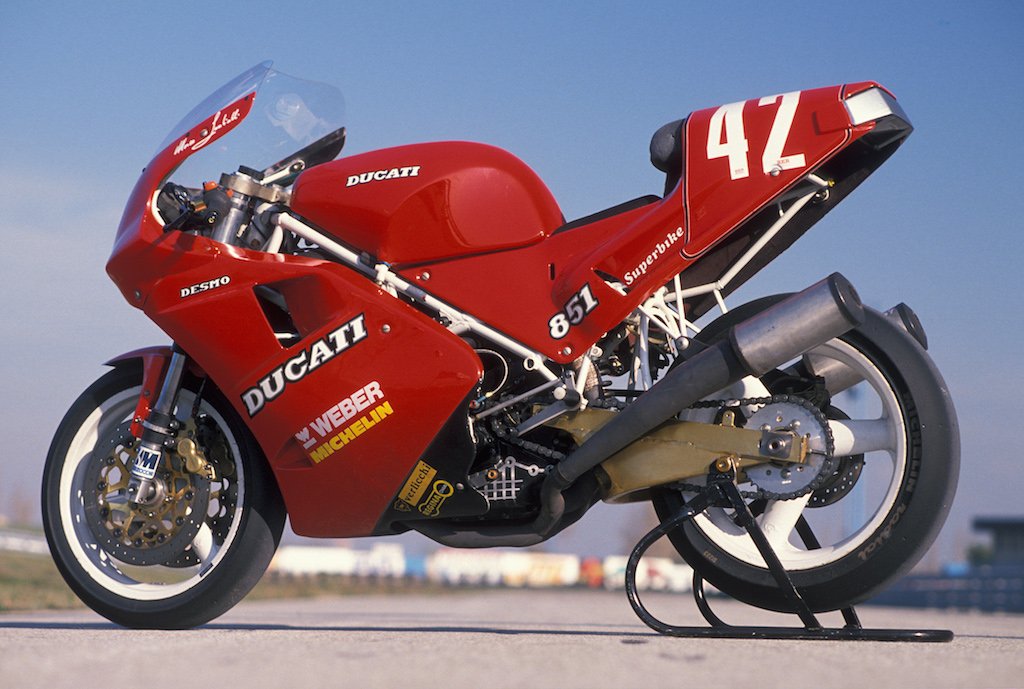 Marco Lucchinelli’s 1988 Ducati 851 superbike racer test: start of it...