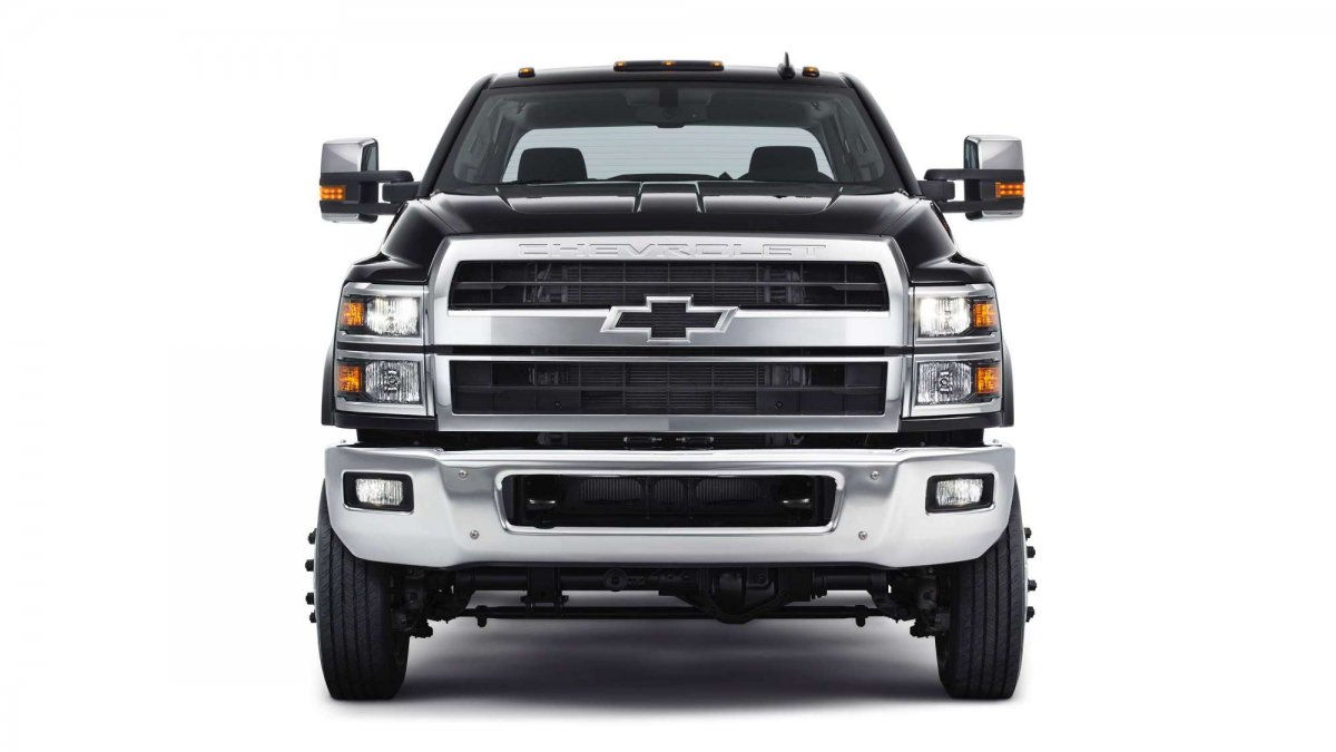 2019 Chevrolet Silverado HD 02 3921 default large