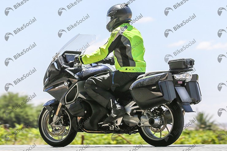 Here's the first spy shot of the new BMW RT 1250VVT