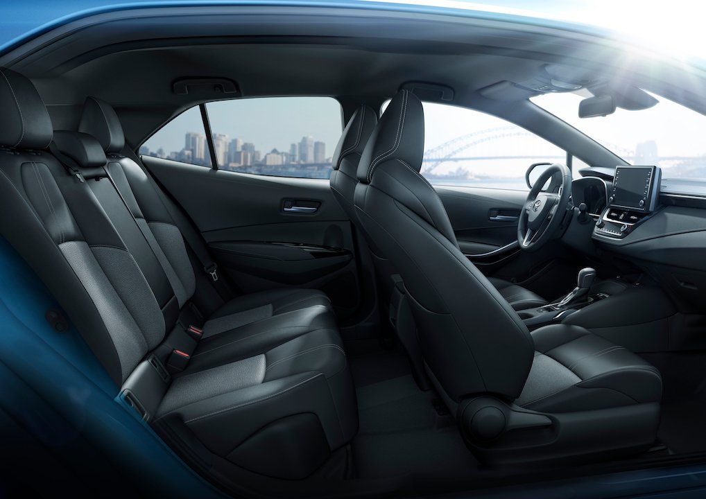 2019 Toyota Corolla hatchback pops up before New York debut